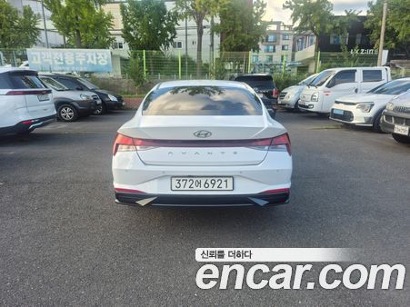 Hyundai Elantra 2022, фото 5