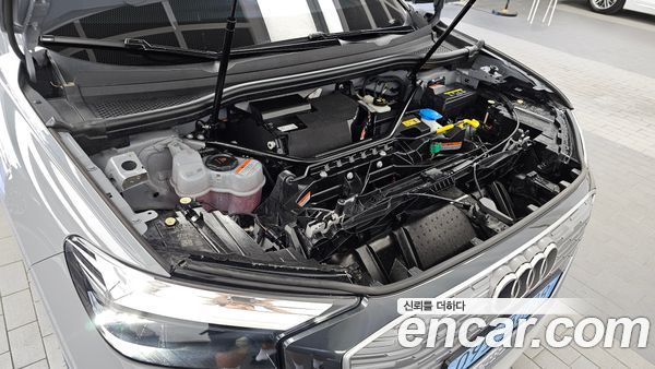 Audi Q4 e-tron 2023, фото 6