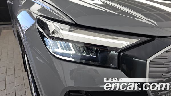 Audi Q4 e-tron 2023, фото 8