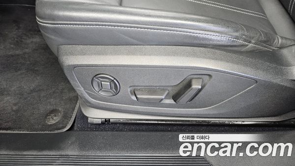 Audi Q4 e-tron 2023, фото 31