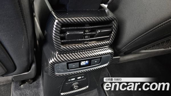 Audi Q4 e-tron 2023, фото 32
