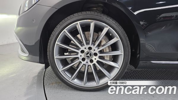 Mercedes-Benz E-Class 2023, фото 5
