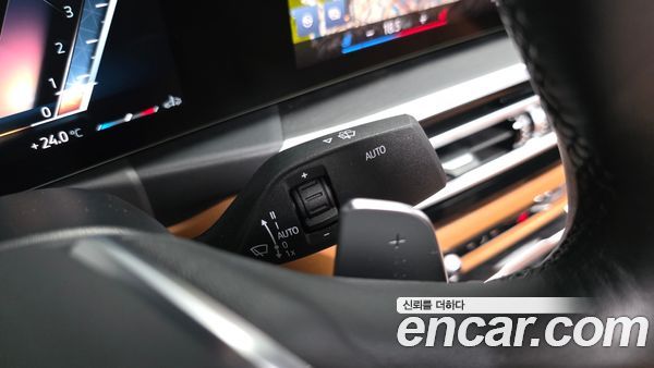 BMW 3 Series 2024, фото 28