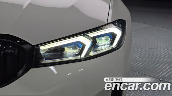 BMW 3 Series 2024, фото 8