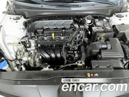Hyundai Elantra 2023, фото 20