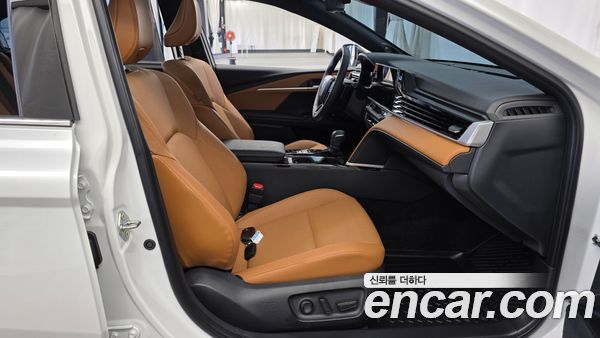 Toyota Camry 2025, фото 16