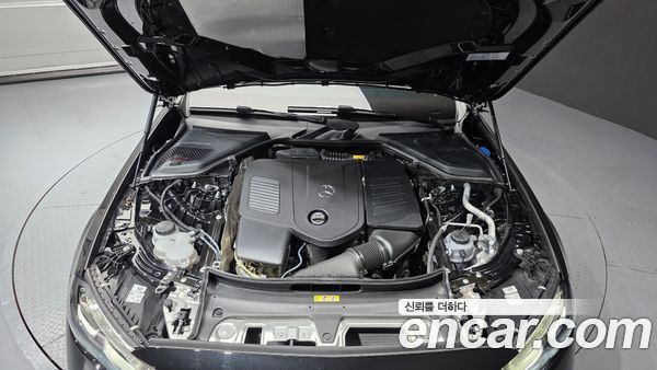 Mercedes-Benz E-Class 2025, фото 6