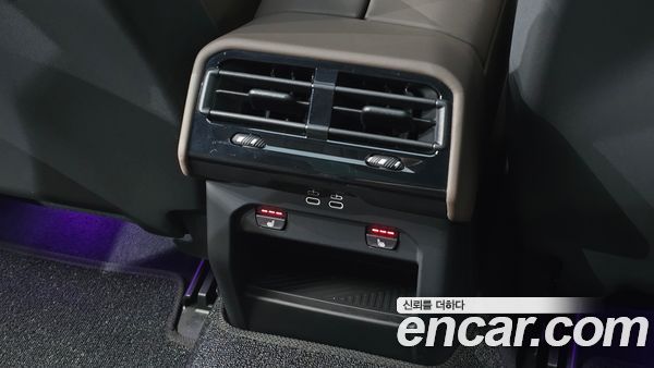 BMW 5 Series 2024, фото 29