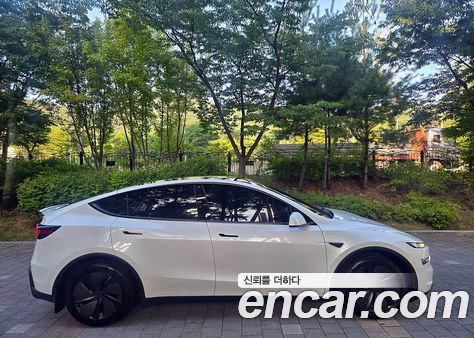 Tesla Model Y 2025, фото 7
