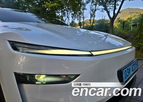 Tesla Model Y 2025, фото 9