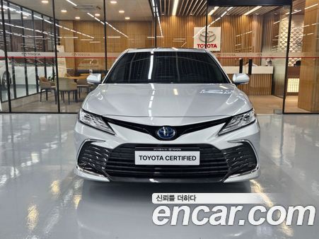 Toyota Camry 2023, фото 3