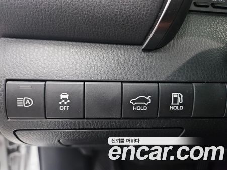 Toyota Camry 2023, фото 10