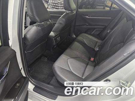 Toyota Camry 2023, фото 12