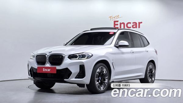 BMW iX3 2024