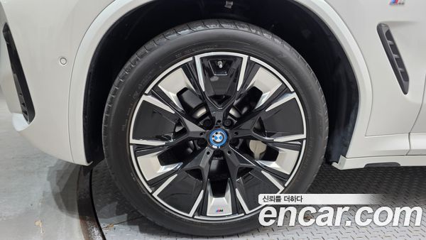 BMW iX3 2024, фото 5
