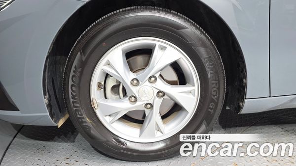 Hyundai Elantra 2022, фото 5