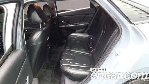 Hyundai Elantra 2022, фото 18