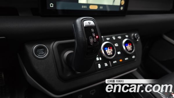 Land Rover Defender 2022, фото 12