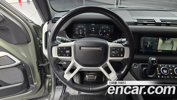 Land Rover Defender 2022, фото 18