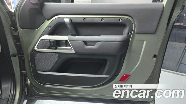 Land Rover Defender 2022, фото 14