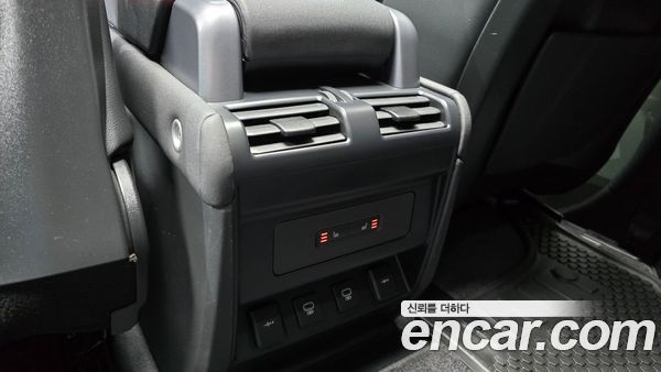 Land Rover Defender 2022, фото 32