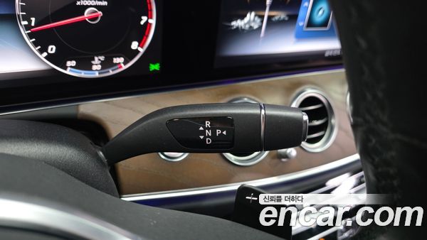 Mercedes-Benz E-Class 2020, фото 9