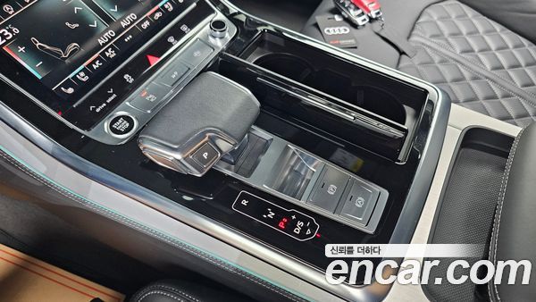 Audi Q7 2022, фото 9