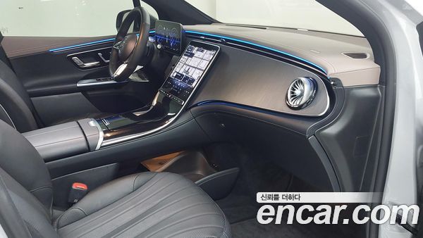Mercedes-Benz EQE 2023, фото 9