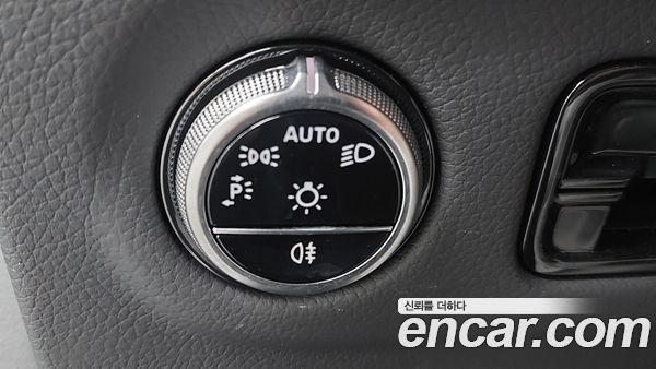 Mercedes-Benz EQE 2023, фото 20