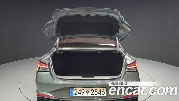 Hyundai Elantra 2023, фото 35