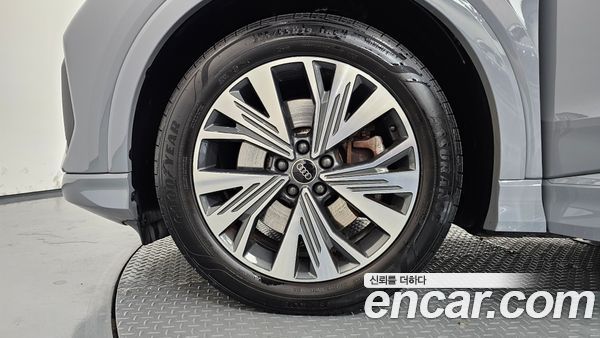 Audi Q4 e-tron 2023, фото 5