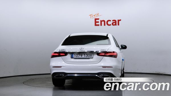 Mercedes-Benz E-Class 2021, фото 4