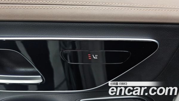 Mercedes-Benz EQE 2023, фото 19