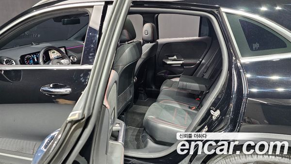 Mercedes-Benz GLA 2023, фото 12