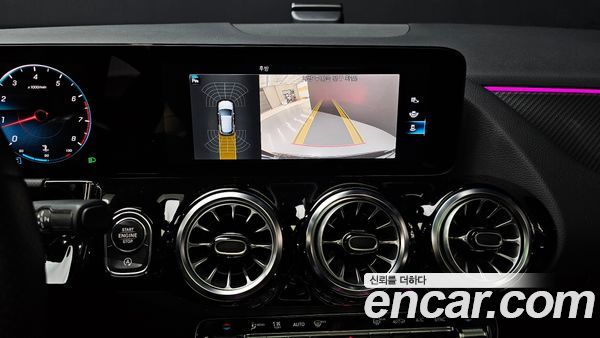 Mercedes-Benz GLA 2023, фото 15