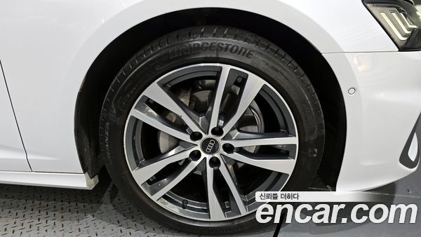 Audi A6 2023, фото 5