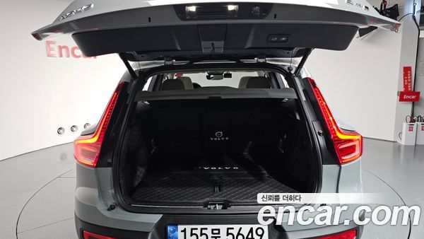 Volvo XC40 2025, фото 20