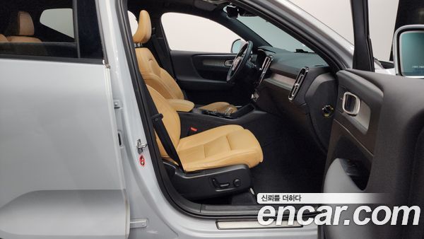 Volvo XC40 2020, фото 11