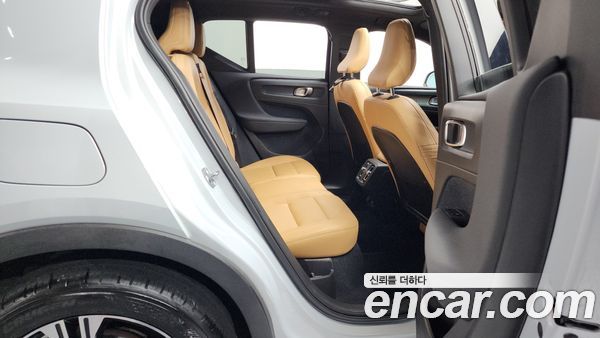 Volvo XC40 2020, фото 12
