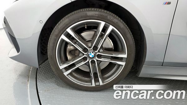 BMW 1 Series 2023, фото 5