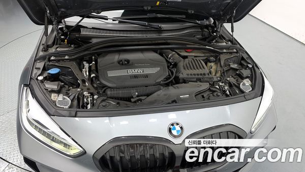 BMW 1 Series 2023, фото 6