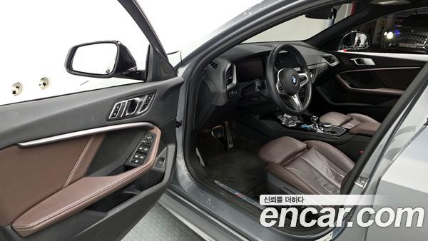 BMW 1 Series 2023, фото 10