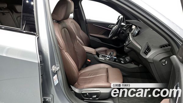 BMW 1 Series 2023, фото 11