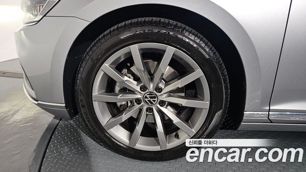 Volkswagen Passat 2021, фото 5
