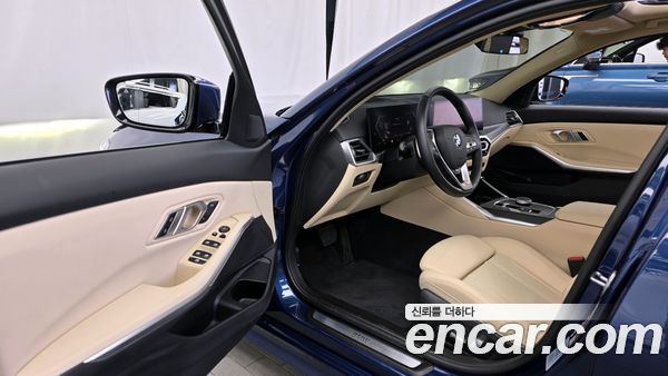 BMW 3 Series 2023, фото 10