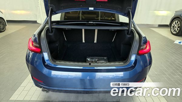 BMW 3 Series 2023, фото 20