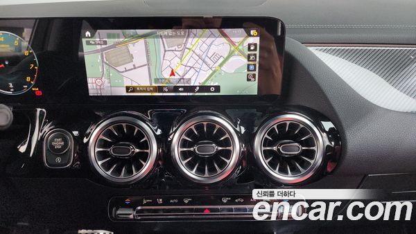 Mercedes-Benz GLA 2023, фото 14