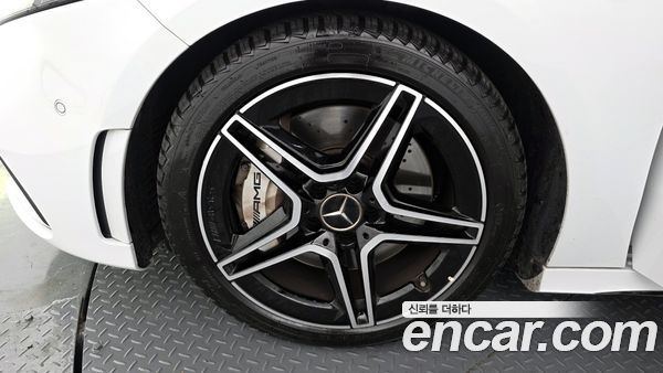Mercedes-Benz A-Class 2022, фото 4