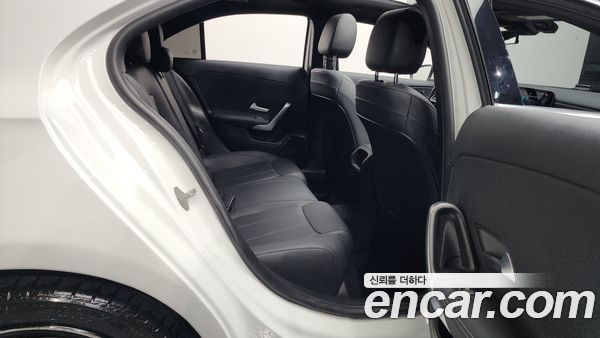 Mercedes-Benz A-Class 2020, фото 12