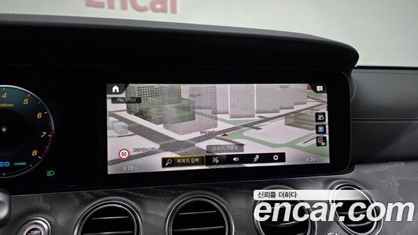 Mercedes-Benz E-Class 2022, фото 13